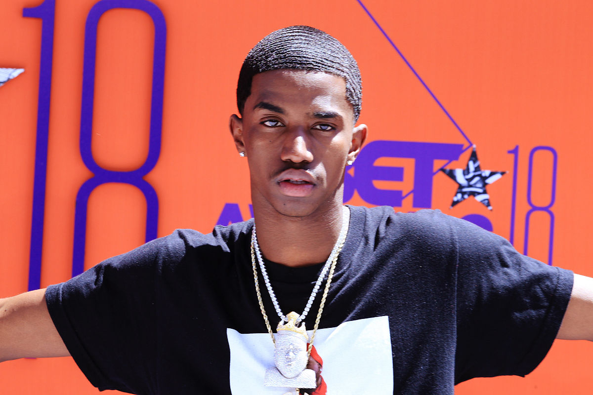 亚博体育-字母哥重返赛场，领先优势明显首场状态出色，切尔西观众沸腾！观众掌声雷动-亚博体育